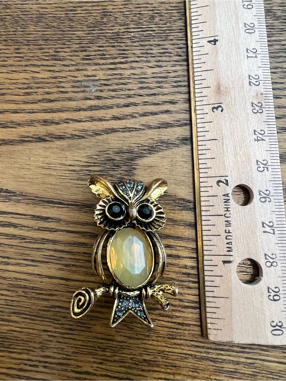 Vintage Gold-Tone Owl Pendant with Faceted Amber Stone